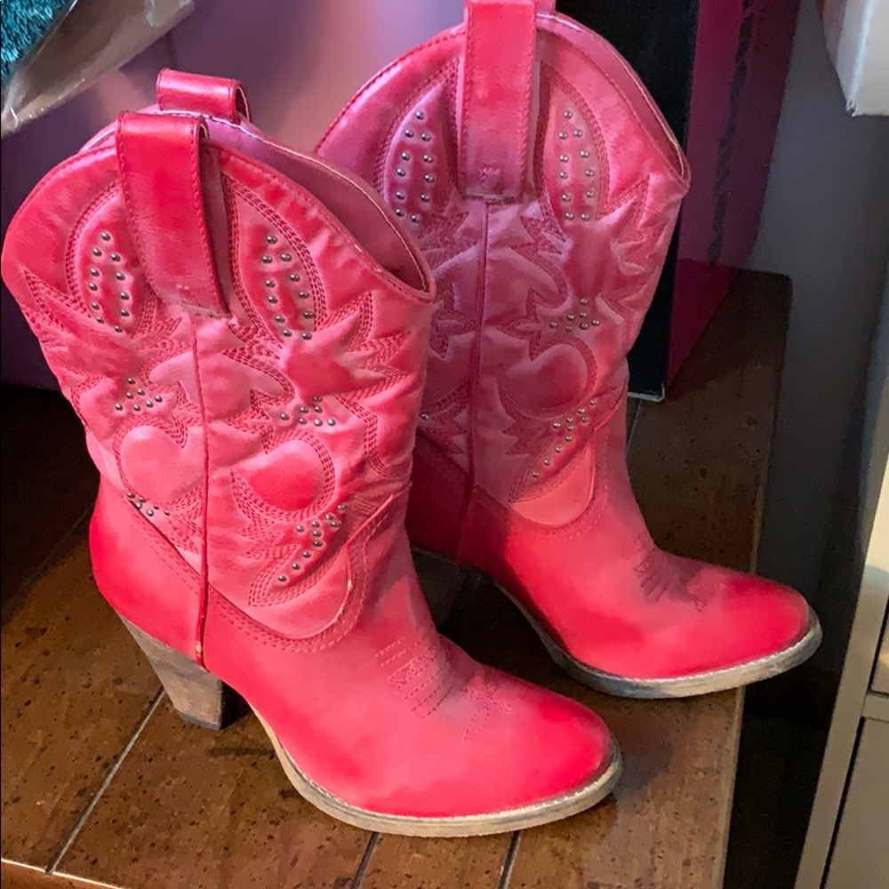 CLOSING 2/15 Red Fashion Western Cowgirl Boots 7.5